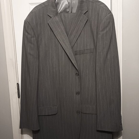 Emanuel Ungaro Men 2 Piece Light Gray Pin Stripped Suit 50L - Picture 3 of 16